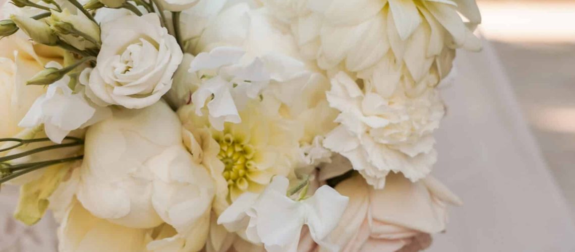 bouquet de mariée blanc, fleuriste mariage